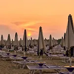 Colorful Flat In Bibione-beahost Appartamento *