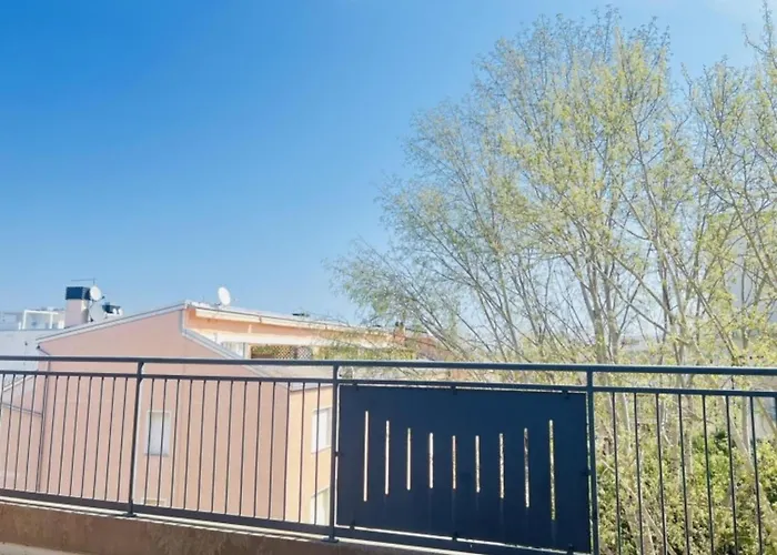 Colorful Flat In Bibione-beahost דירה *