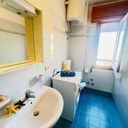 Апартаменти Colorful Flat In Bibione-beahost Бібіоне